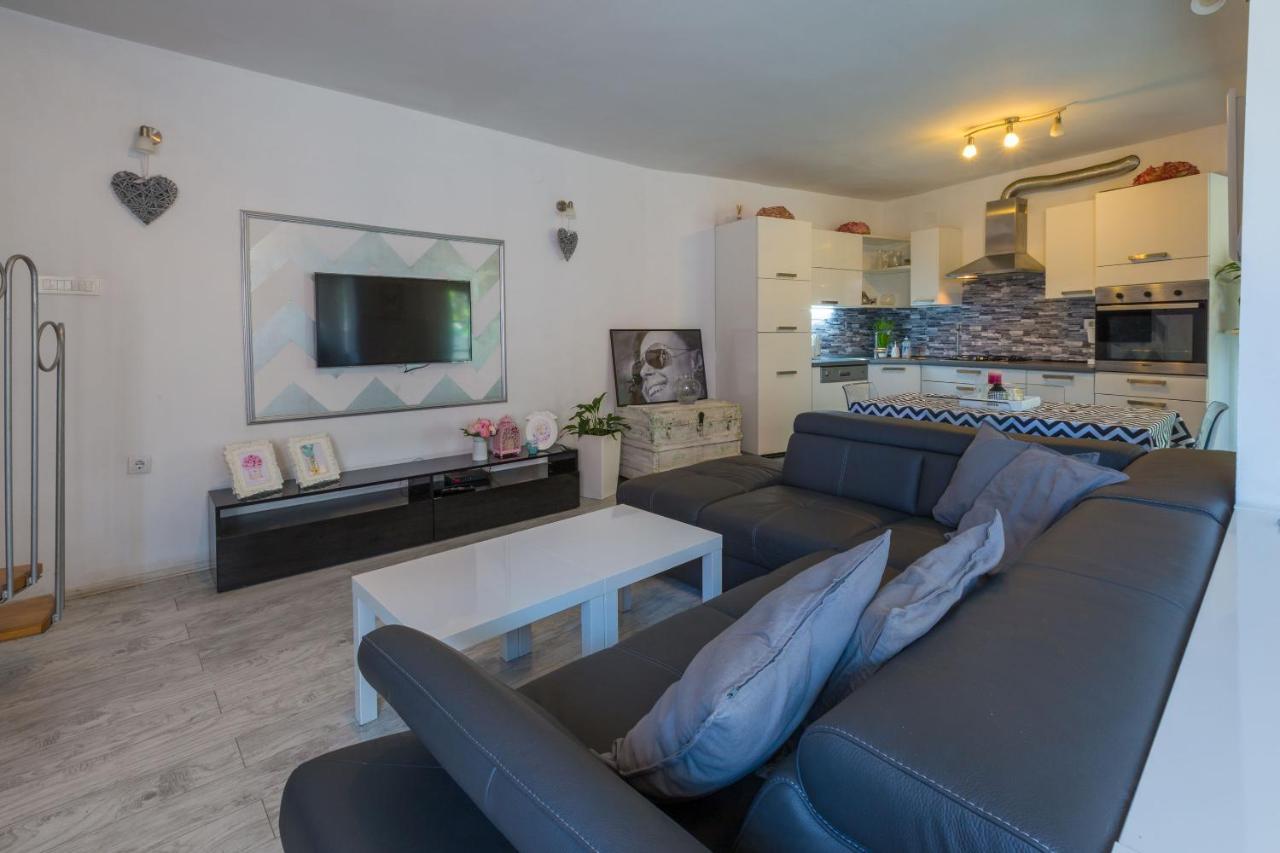 Apartments Kalla ซริกเวนิซา ภายนอก รูปภาพ